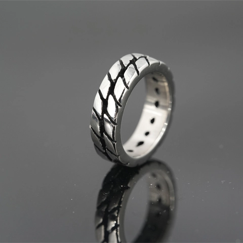 Anello in Acciaio al Titanio Vintage con Battistrada per Uomo Donna Stile Punk Industriale Fascia Biker Gioielli Non Sbiaditi Anello Personalizzato