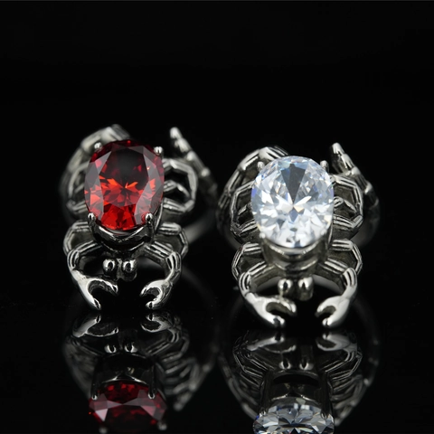 Anello Gotico in Acciaio al Titanio a Forma di Granchio Ragno con Strass Rossi Bianchi Punk Stile Dark Gioielli Unisex Taglia 7-12
