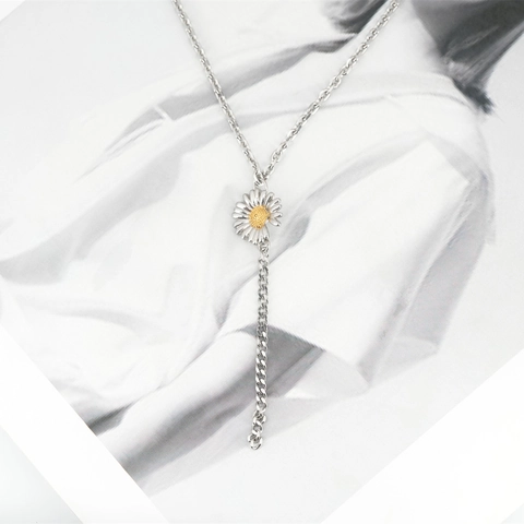 Collana con Pendente a Margherita Hip Hop Retro in Acciaio al Titanio per Uomo Donna Moda Catena Lunga a Forma di Y