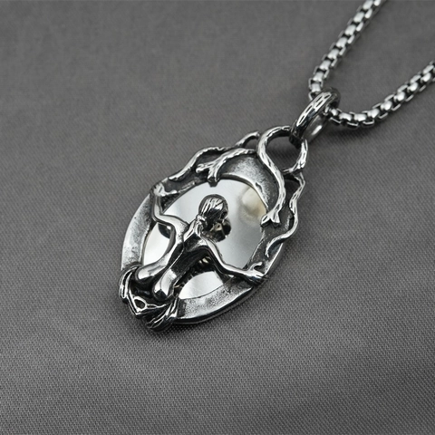 Vintage Gothic Titanium Steel Relief Woman Pendant Necklace Retro Punk Mirror Of Me Portrait Charm For Men Women Jewelry
