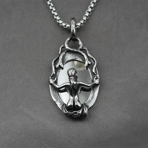 Vintage Gothic Titanium Steel Relief Woman Pendant Necklace Retro Punk Mirror Of Me Portrait Charm For Men Women Jewelry