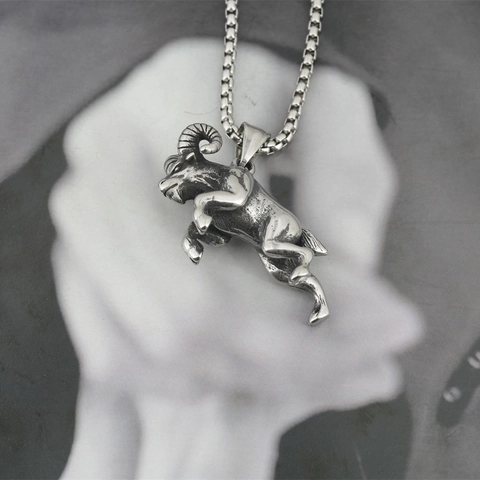 Vintage Stainless Steel Bull Head Pendant Necklace Hip Hop Punk Distressed Ram Animal Charm Distressed Jewelry For Men Women