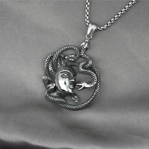 Vintage Stainless Steel Medusa Head Pendant Necklace Mythological Snake 3D Relief Punk Hip Hop Streetwear Jewelry Unisex