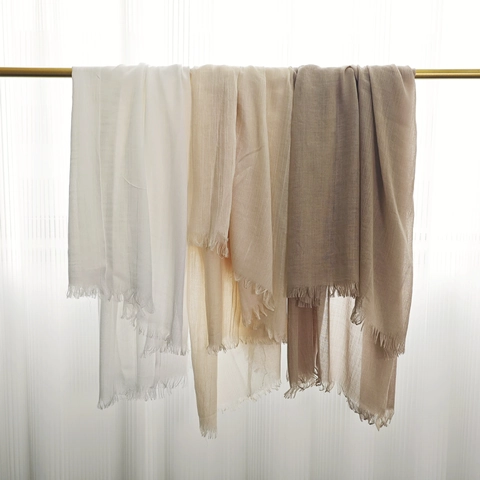 Women Minimalist Solid Color Polyester Scarf Lightweight Sun Protection Shawl With Tassels Casual Fashion Wrap