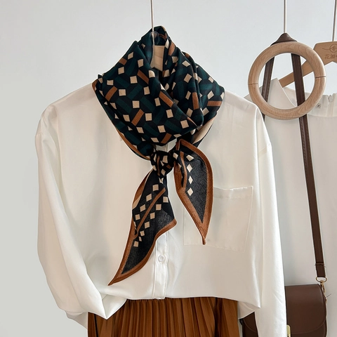 Dames Geometrische Print Imitatiezijde Halstuch Vintage Satijn Gevoel Lange Sjaal Voor Dagelijks Kantoor Elegante Sjaal Accessoire