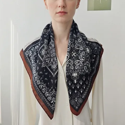 Women Paisley Printed Polyester Square Scarf Vintage Bohemian Patchwork Neck Scarf Fashion Commute Silky Feel Kerchief