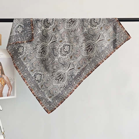 Vintage Paisley Patroon Bedrukte Vierkante Sjaal Voor Dames Polyester Satijn Gevoel Sjaal Veelzijdige Halssjaal Mode Grijs