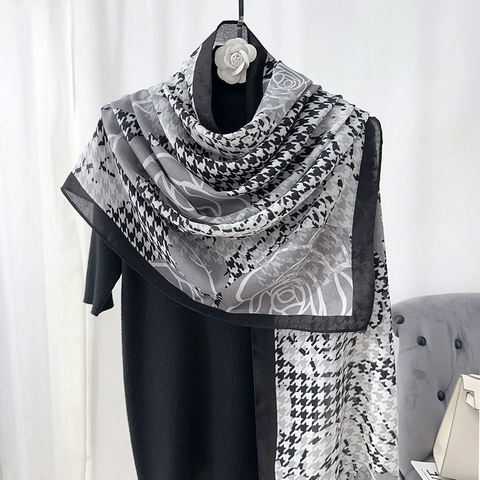 Elegante Dames Sjaal Met Hahnentritt En Bloemenprint Polyester Roos Patroon Lange Omslagdoek Voor Kantoor Reizen Casual Dagelijks