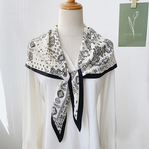 Französischer Stil Paisley Satin Dreieckstuch Vintage Boho Bandana Für Damen Schickes Gemustertes Haartuch Halstuch Schal
