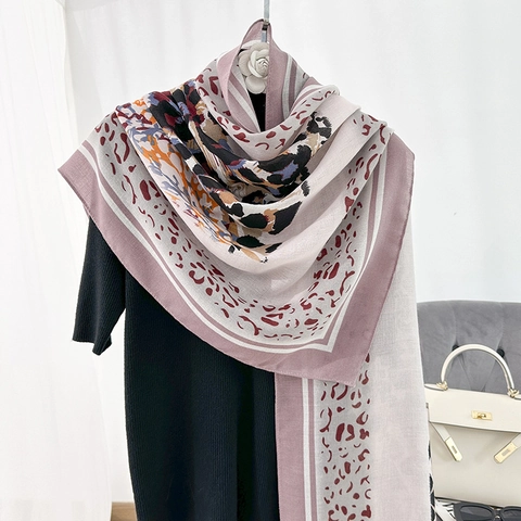 Damen Mode Leopardenmuster Polyester Schal Großes Schultertuch Dünnes Bedrucktes Tuch Für Büro Klimaanlage Reisen Accessoire