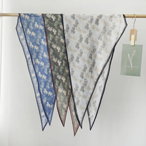 Vintage Carriage Horse Print Polyester Satin Scarf For Women Fashion Tapered Neck Scarf Elegant Decorative Wrap Headband