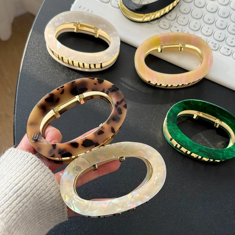 Vintage Acetate Large Oval Hair Claw Clip For Women High-End Alloy Hollow Out Shark Clip Fashion Hairpin Accessories