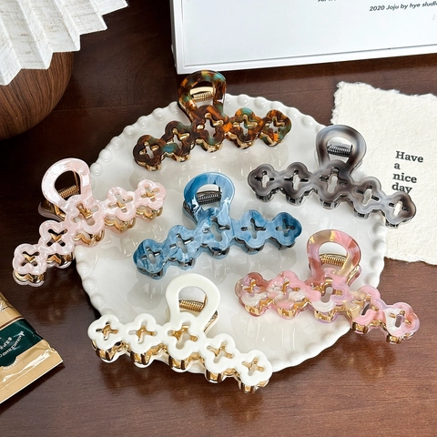 Damen Große Acetat Haargreifer-Clip Hohl Kleeblatt Geometrische Haarspange Eleganter Französischer Stil Shark Clip Haarschmuck