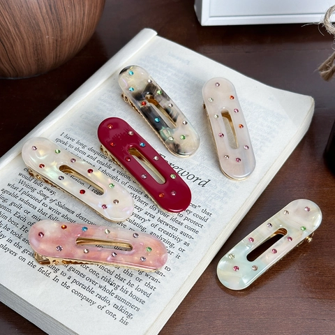 Fermaglio per Capelli Ovale in Acetato Con Strass Colorati Forcina a Becco d'Anatra Geometrica Cava Accessori per Capelli Moda Donna
