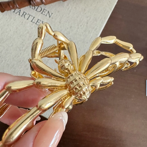 Goth Punk Metal Hair Claw Clip Alloy Spider Skeleton Hand Butterfly Bow Hairpin Halloween Jewelry Accessories Women