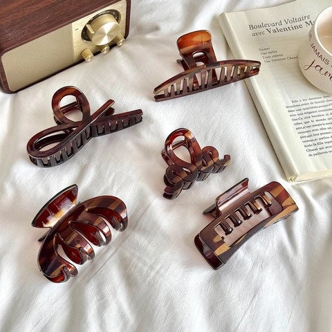Vintage Geometric Hollow Resin Hair Claw Clip For Women French Style Tortoise Baking Varnish Versatile Fashion Hair Accessories