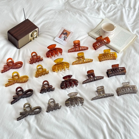 Vintage Geometric Hollow Resin Hair Claw Clip For Women French Style Tortoise Baking Varnish Versatile Fashion Hair Accessories