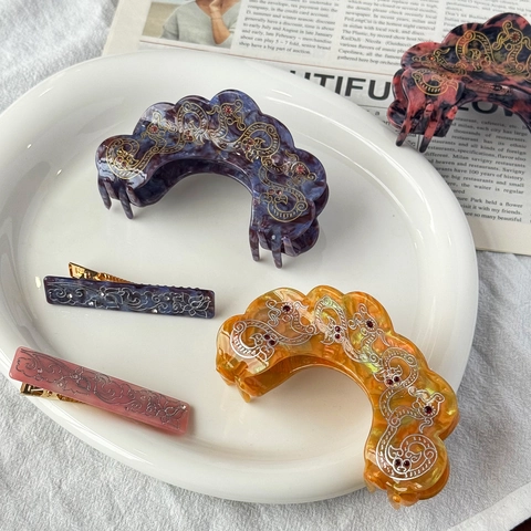 Vintage Acetate Hair Claw Clips Carved Floral Pattern Luxury Shark Clips Elegant Hairpins For Women Hair Accessories