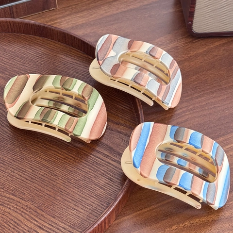 Matte Stripe Acetate Look Hair Claw Clip Retro Geometric Hollow Out Shark Clip For Women Elegant Daily Hair Accessories