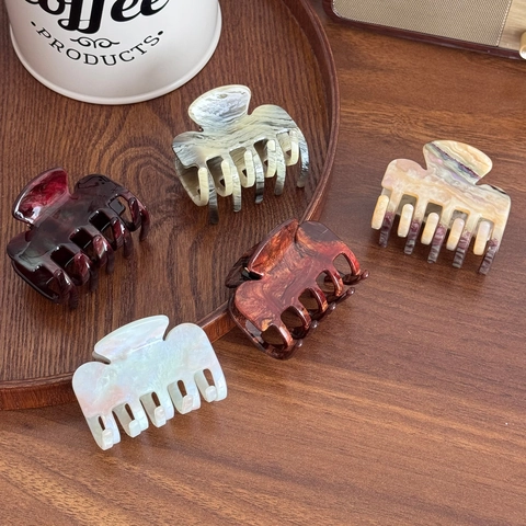 Elegant Acetate Hair Claw Clip For Women High Quality Marble Texture All-match Back Head Shark Clip Hair Accessories