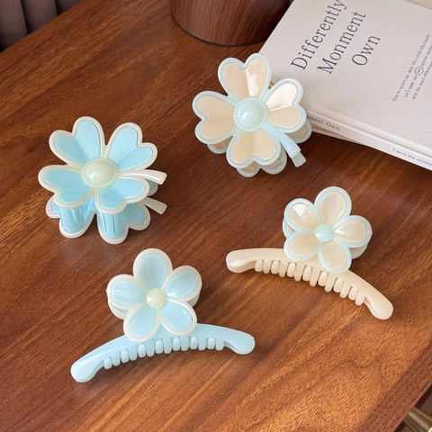 Pinza per Capelli in Resina a Fiore Crema Coreana Frangipani Shark Clip Elegante Accessorio per Capelli Floreale Botanico per Donna