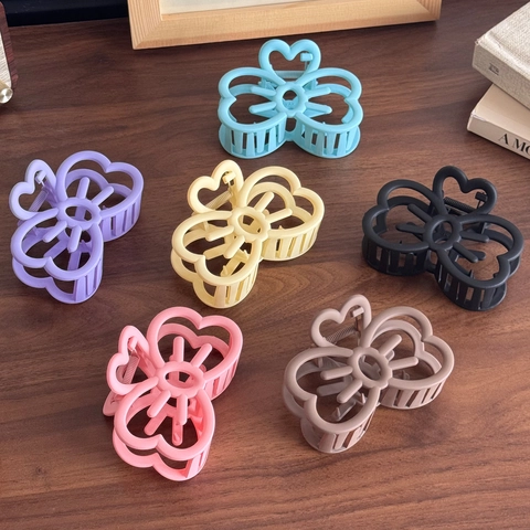 Grande Molletta per Capelli in Plastica Opaca Farfalla Cuore Traforato Presa Forte Shark Clip Accessorio Capelli per Donna Styling Quotidiano