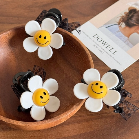 Women Cute Smile Face Flower Hair Claw Clip With Black Lace White Daisy Hair Accessory For Half Up Style Fashion Headwear