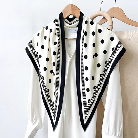 Dames Elegante Polka Dot Bedrukte Satijn Driehoekige Sjaal Retro Zachte Mode Sjaal Nek Hoofd Wrap Accessoires