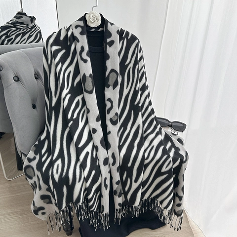 Bufanda con Estampado Animal para Mujer Moda Leopardo Cebra Poliéster Chal Largo con Borlas Calentador de Cuello de Invierno