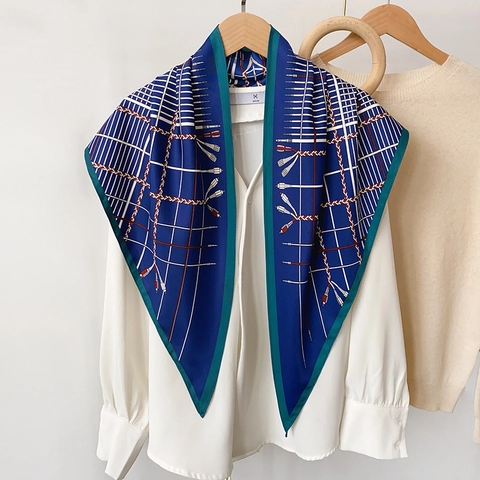 Sciarpa a Triangolo in Satin Stampata Moda Vintage per Donna Scialle Geometrico Retrò Protezione Solare Versatile Foulard