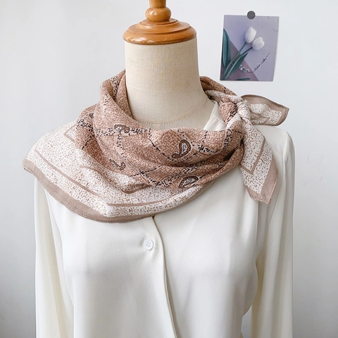 Bohemian Paisley Pattern Square Scarf Women Fashion Polyester Silk Feel Bandana Versatile Headscarf Elegant Neck Scarf Decoration