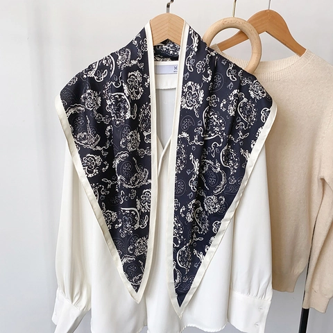 Pañuelo Triangular de Satén con Estampado de Cachemira Vintage para Mujer Pañuelo Decorativo Versátil Chal Floral
