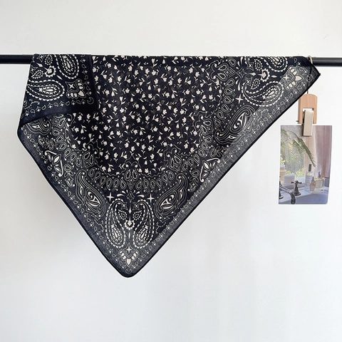 Vintage Paisley Blumenmuster Vierecktuch Für Damen Satinnähnliches Polyester Bandana Halstuch Modische Kopfbedeckung Für Reisen Fotografie