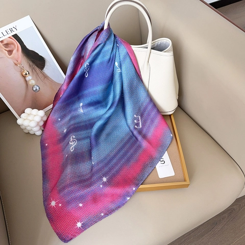 Elegante Foulard Quadrato in Raso Sfumato da Donna Stile Y2K Motivo Note Musicali Stelle Copricapo Look Seta Sciarpa da Collo Versatile Accessori Moda