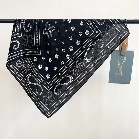 Écharpe Carrée Imprimée Paisley Vintage Pour Femmes Foulard En Polyester Souple Bandana Léger Foulard Accessoire De Coiffure