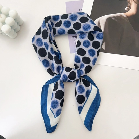 Elegante Dames Vierkante Sjaal met Stippen Polyester Lichtgewicht Satijnachtige Nek Hoofd Wrap voor Dagelijkse Mode Retro Accessoires