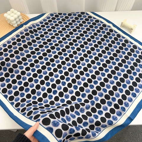Elegante Dames Vierkante Sjaal met Stippen Polyester Lichtgewicht Satijnachtige Nek Hoofd Wrap voor Dagelijkse Mode Retro Accessoires