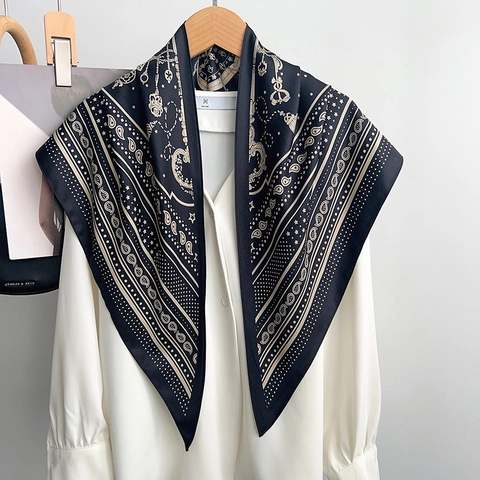 Pañuelo Triangular de Satén de Sarga con Estampado de Paisley Vintage para Mujer Chal Elegante con Patrón de Cadena