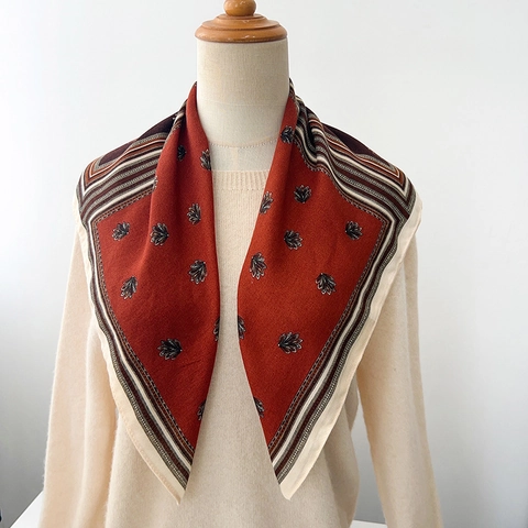 Franse Vintage Elegante Vierkante Sjaal Satijnachtige Polyester Visgraat Bedrukte Nekwarmer Voor Dames Herfst Winter