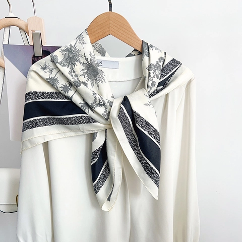 Eleganter Bedruckter Polyester Satin Großer Quadratischer Schal Damen Floral Botanisches Muster Schal Vielseitiges Pendler-Halstuch