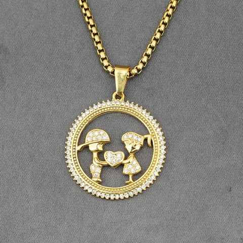 Titanium Steel Hollow Round Pendant Necklace For Couples Boy Girl Holding Heart Pave Rhinestone Fashion Jewelry Necklace