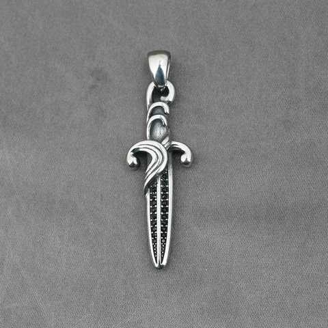 Vintage Gothik Dolch Schwert Anhänger Halskette Titanstahl Antik-Finish Strass Eingelegt Schmuck Für Herren Damen Tägliches Accessoire