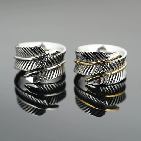 Anello Aperto a Piuma Vintage in Acciaio al Titanio con Finitura Ossidata Retro per Uomo e Donna Gioielli Fascia Regolabile Stile Indiano