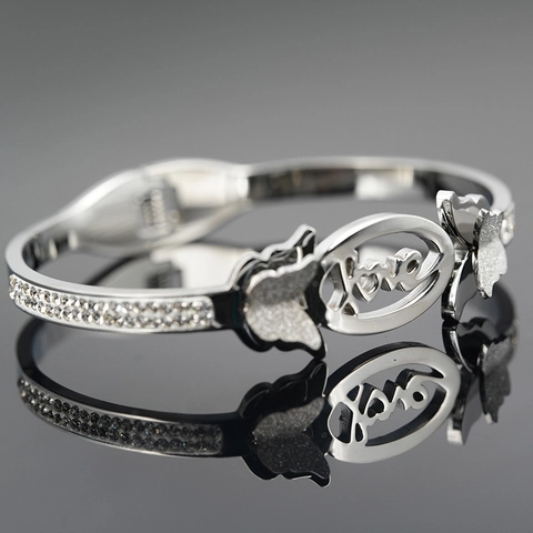 Titanstahl Schmetterling Armreif Mit Love Schriftzug Zweireihig Pave Zirkonia Offener Armring Für Damen Schmuck Geschenk