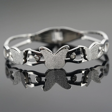 Lussuoso Bracciale Rigido a Farfalla in Acciaio al Titanio da Donna Argentato con Strass Farfalla Smerigliata Bracciale Moda