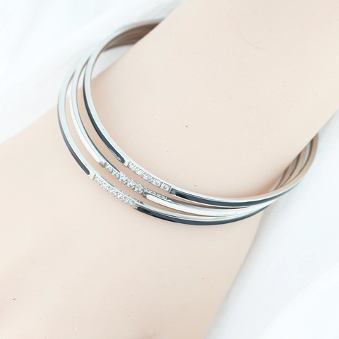 Moderne Titaniumstalen Zirkonia Emaille Stapelbare Armringen Voor Dames Zilvertint Vacuüm Plated Trendy Urban Sieraden