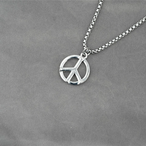 Vintage Edelstahl Friedenszeichen Anhänger Halskette Für Herren Damen Poliert Silber CND Symbol Retro Neutral Schmuck Täglicher Accessoire