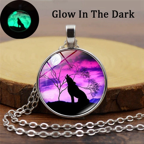Luminous Howling Wolf Time Gem Pendant Necklace Vintage Alloy Glass Glow In The Dark Moon Forest Galaxy Silhouette Jewelry