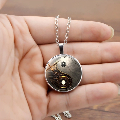 Collier Pendentif Steampunk Vintage Yin Yang Tai Chi Time Gem Engrenage Mécanique Verre Cabochon Alliage Bijoux pour Unisexe