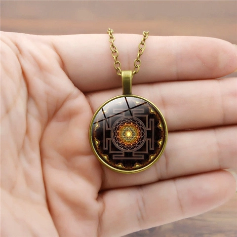Collier Pendentif en Alliage de Cabochon de Verre Mandala Sri Yantra Géométrie Sacrée Vintage pour Hommes Femmes Bijoux